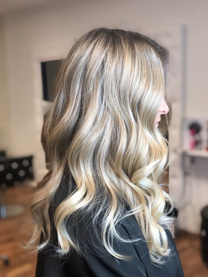 Honey Balayage warme Töne - Bester Friseur Basel