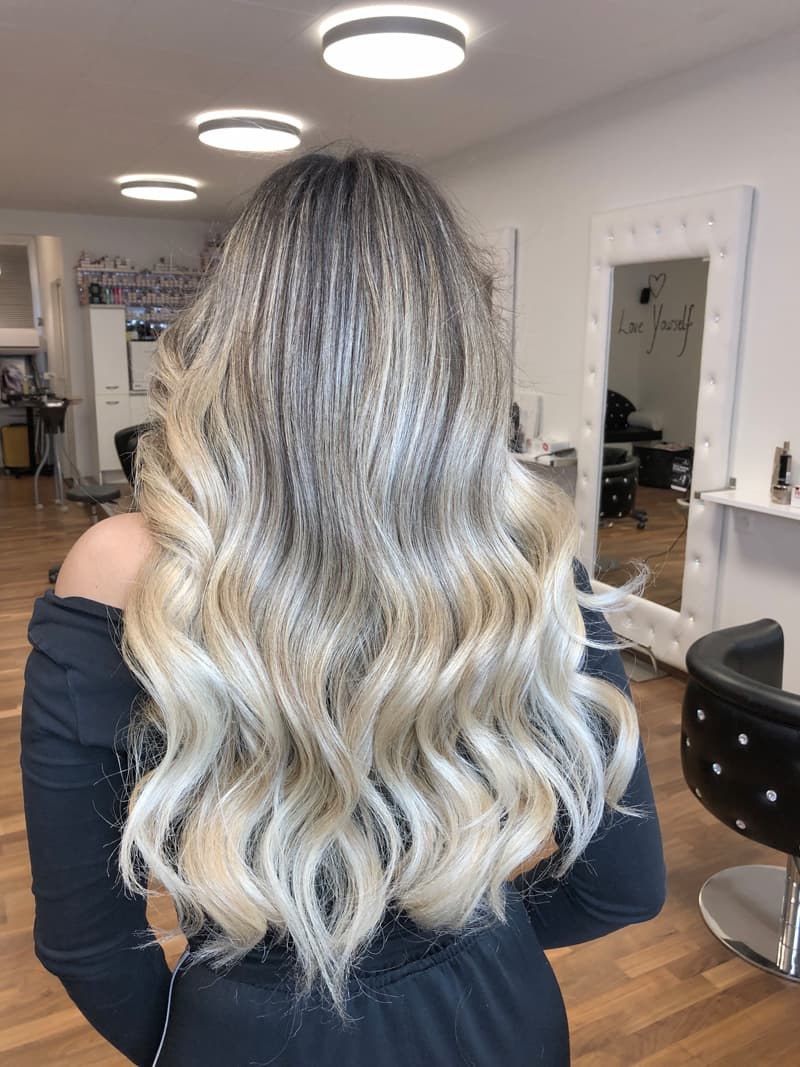 Trendiger Haarschnitt Damen - Bester Friseur Basel